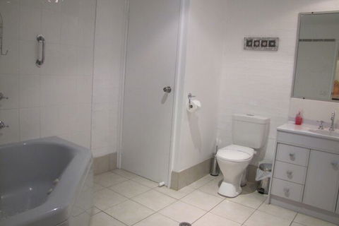 Apollo Apartments - Taree Accommodation 5