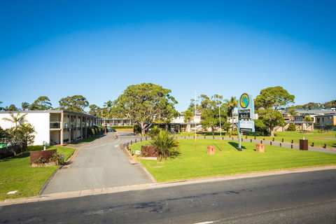 Black Dolphin Resort Motel & Apartments - Taree Accommodation 1
