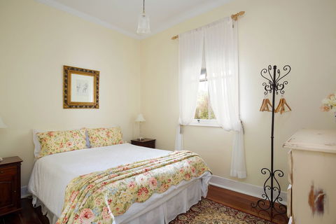 Hills Havens Cottages - Taree Accommodation 6