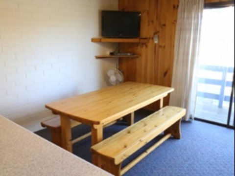 Alpha Centauri 8 Budget Jindabyne Holiday Apartment - Taree Accommodation 5