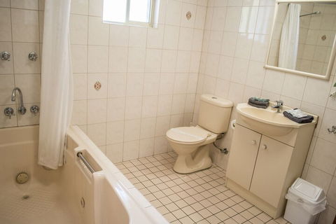 Highway Inn Motel - Taree Accommodation 6