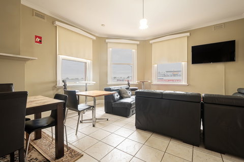 Formby Hotel - Taree Accommodation 6