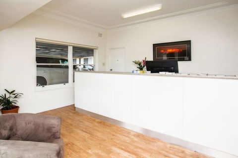 Cowra Motor Inn - Taree Accommodation 7