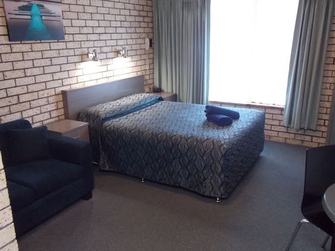 Cowra Crest Motel - Taree Accommodation 5