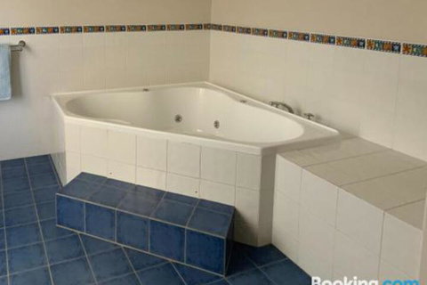 Endeavour 6 - Taree Accommodation 4