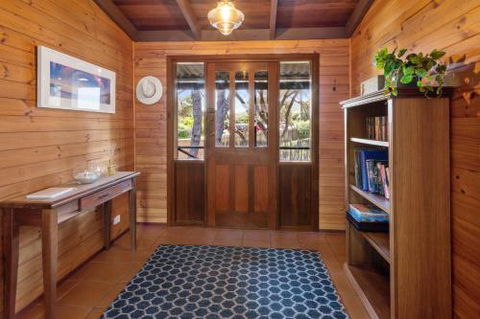 Coleys Beach House Yallingup - Taree Accommodation 5