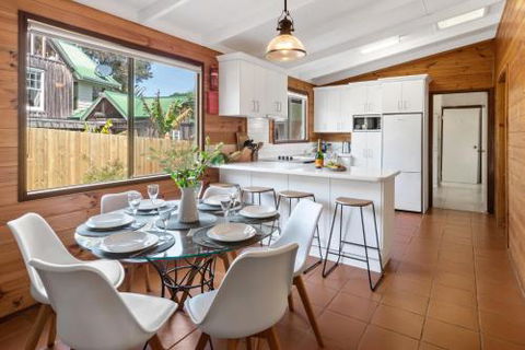 Coleys Beach House Yallingup - Taree Accommodation 6