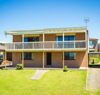 Williams Wonder Large Beach House - Taree Accommodation