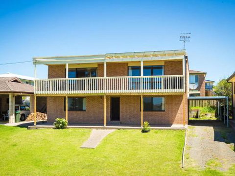 Williams Wonder Large Beach House - Taree Accommodation 0