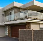 Swan Bay Views - Taree Accommodation