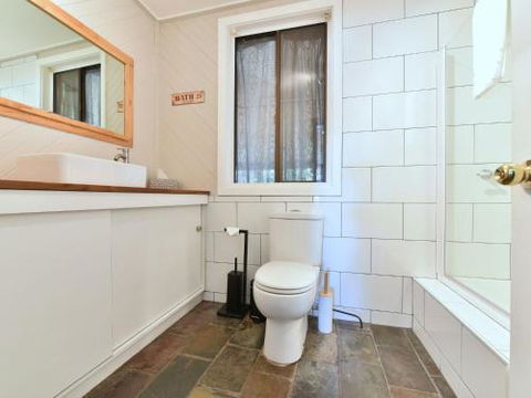 Soldiers Cottage Picturebook Vineyard Home - Taree Accommodation 3