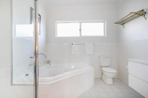 Aegean On The Beach - Taree Accommodation 4