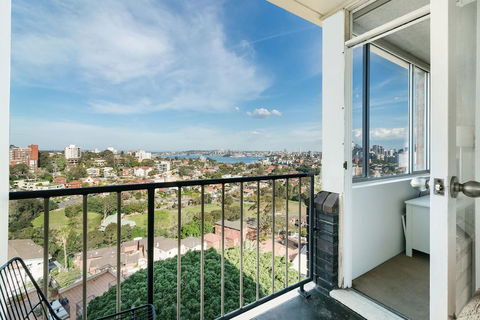 Bright And Sunny Studio Apartment - Taree Accommodation 4