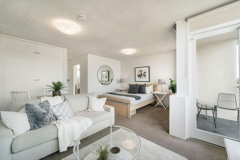 Bright And Sunny Studio Apartment - Taree Accommodation 3