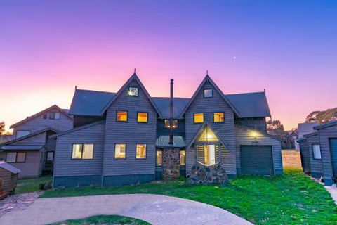 Banjos Chalet Alpine Getaways - Taree Accommodation 0