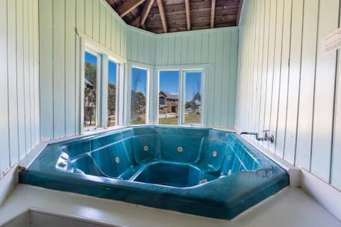 Banjos Chalet Alpine Getaways - Taree Accommodation 3