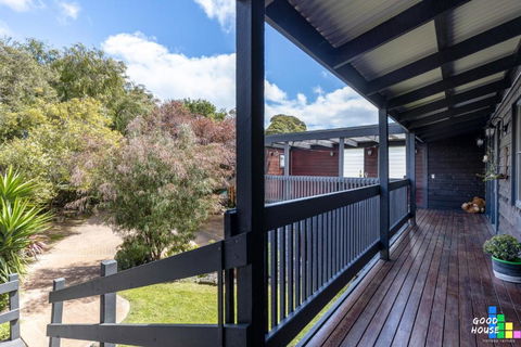 Garden By The Bay - Taree Accommodation 1