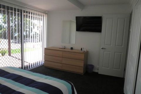 Almonta Apartments On The Water Front - Taree Accommodation 5