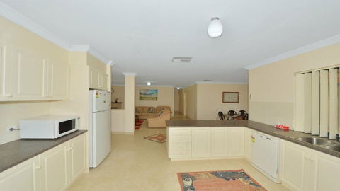 Mandurah Estuary Breeze - Taree Accommodation 4