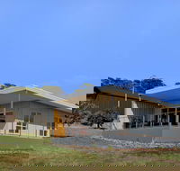 Archella 2 - Beautifully appointed close to golf course  play ground - Taree Accommodation