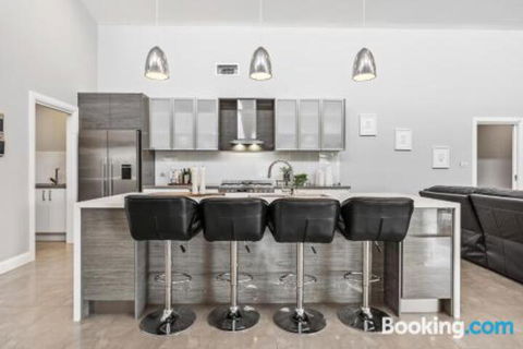 Wentworth Estate 5 Bedroom Luxury Home Sleeps 12 - Taree Accommodation 2