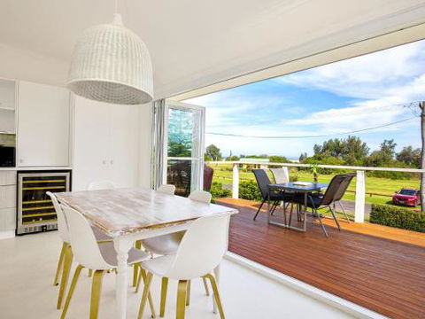 Arklow I Pet Friendly With Ocean Views - Taree Accommodation 0