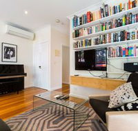 KIM 2BDR West Melbourne Apartment - Taree Accommodation