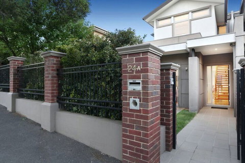 Kew Luxurious Townhouse - Taree Accommodation 2