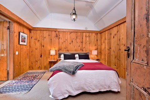 Crackenback Cottage 1884 - Taree Accommodation 2