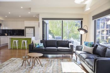 Boutique Stays Palmerston South Melbourne - Taree Accommodation 4