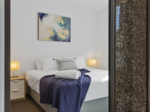 CHARLOTTE Manhatten Building Near Spencer St. & Southern Cross Station - Taree Accommodation 1