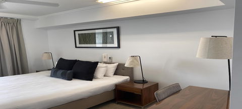 Airtrip Apartments On Carlyle St. Mackay - Taree Accommodation 4