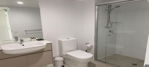Airtrip Apartments On Carlyle St. Mackay - Taree Accommodation 1