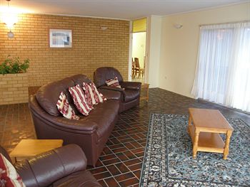 Ambience Holiday Apartments - Taree Accommodation 5