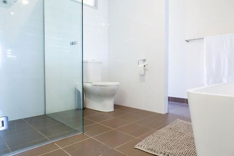 Beach & Bay Holiday House - Taree Accommodation 2