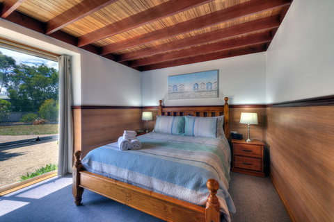 Sheoak On The Bay - Taree Accommodation 2