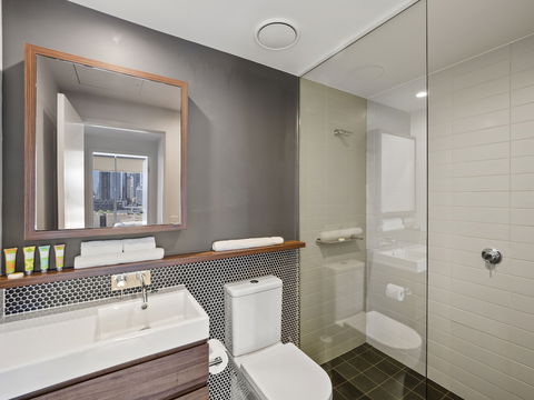 Lucid Living Brisbane - Taree Accommodation 5