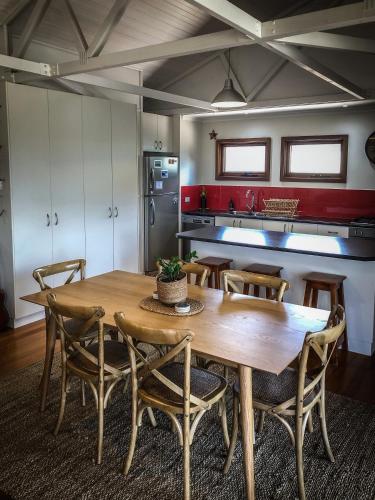 Samphire Beach House - Taree Accommodation 5