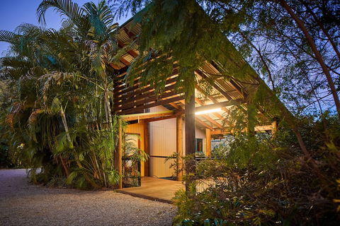 Dayboro Cottages & Llama Walks - Taree Accommodation 4