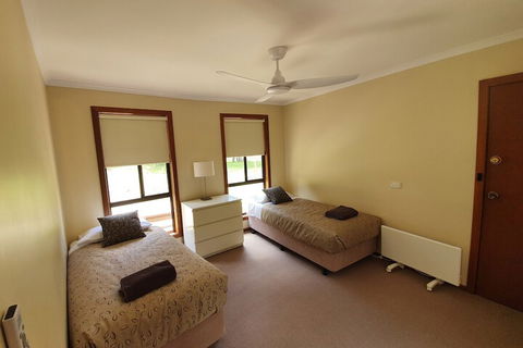 Annies Holiday Units - Taree Accommodation 5