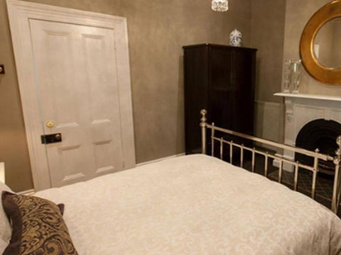 Finches Of Beechworth - Taree Accommodation 5