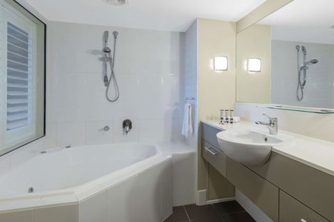 Oaks Hervey Bay Resort And Spa - Taree Accommodation 2