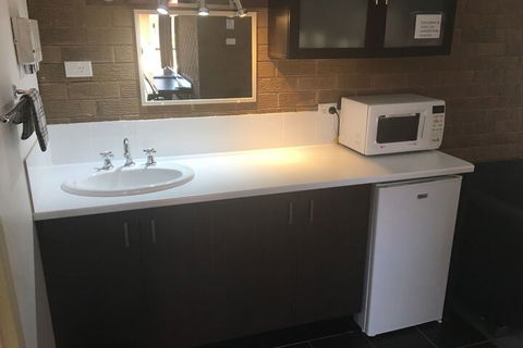 Camellia Motel - Taree Accommodation 7