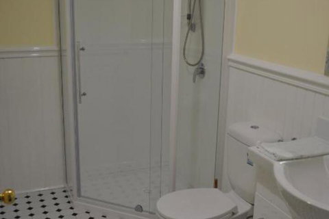 Roslyn House B & B - Taree Accommodation 0