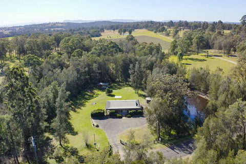 Misty Glen Cottage - Taree Accommodation 1