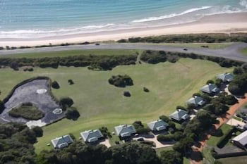 Apollo Bay Cottages - Taree Accommodation 0