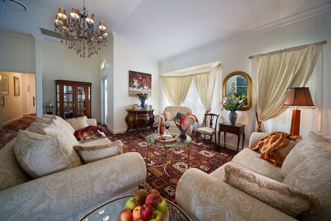 Katoomba Manor - Taree Accommodation 3