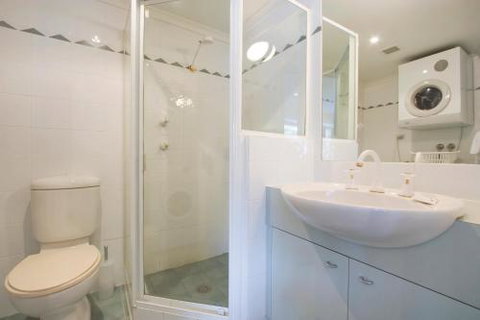 Lhotsky Apartments - Taree Accommodation 5