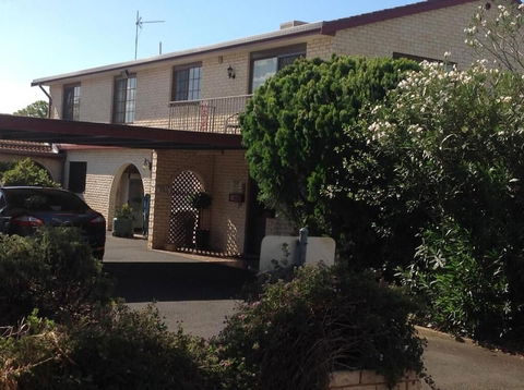 Forest Lodge Motor Inn & Restaurant - Taree Accommodation 0