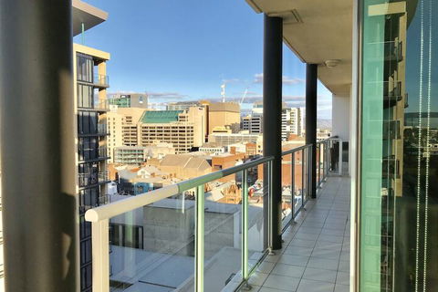 Adelaide DressCircle Apartments North Terrace - Taree Accommodation 2